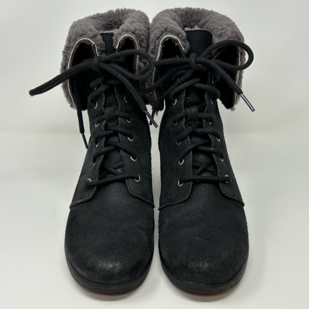 UGG Australia Zea Wedge Winter Boots Womens Size 11 Black Leather Sheepskin Cuff